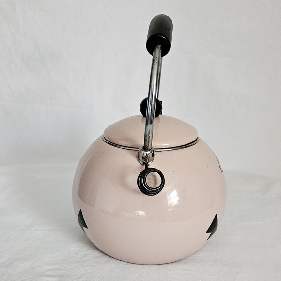 Vintage M. Kamenstein pink pig-shaped enamel whistling tea kettle.  - Picture 2 of 6